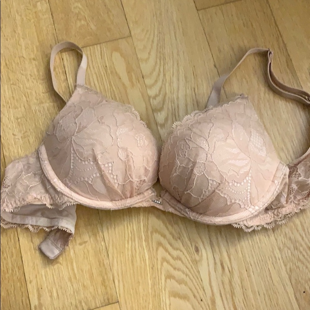 Lace bra, 34B, Victoria’s Secret, limited edition